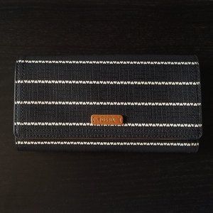 Fossil Logan Flap Clutch Wallet Hearts RFID